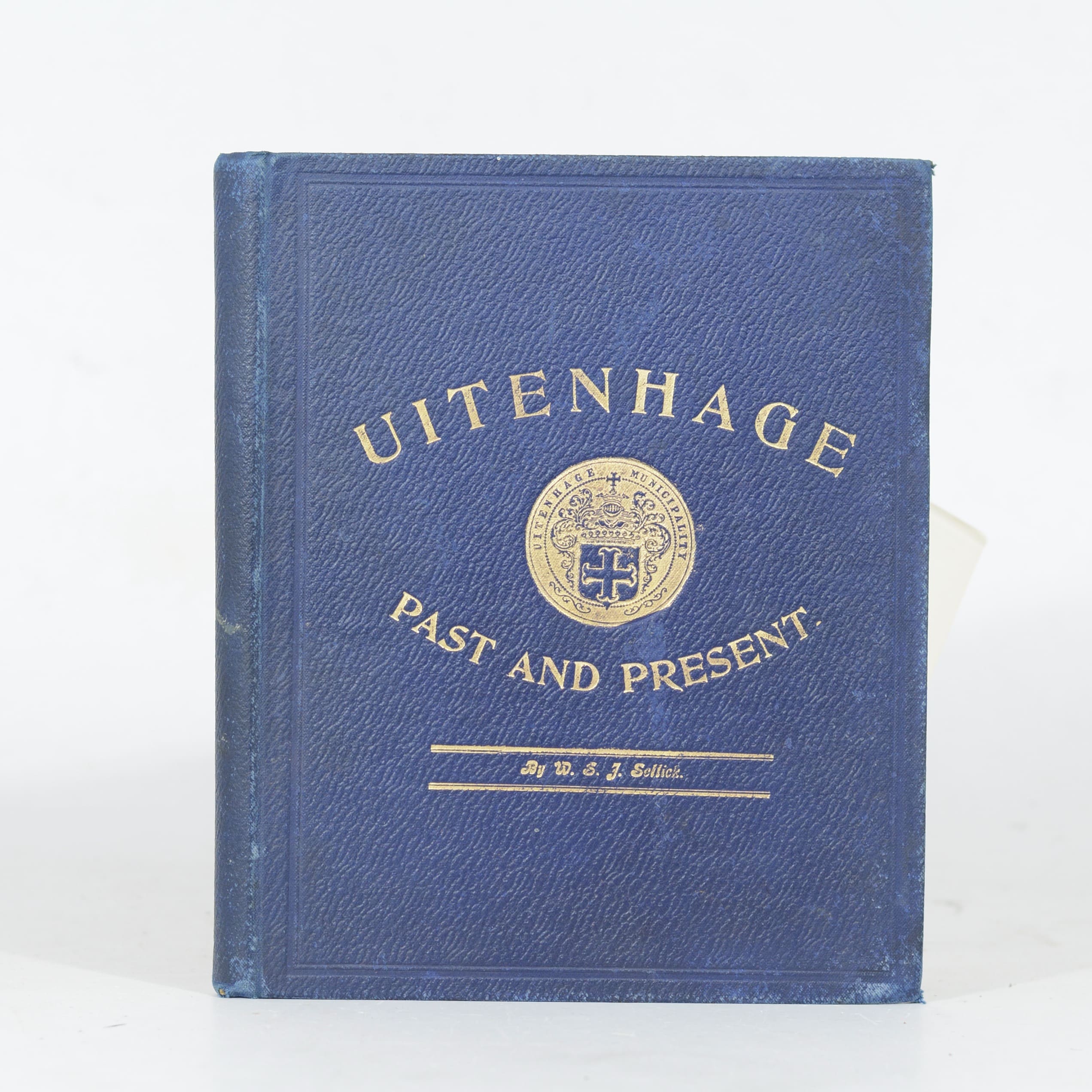 Uitenhage Past and Present. Souvenir of the Centenary 1804 - 1904 - None identified