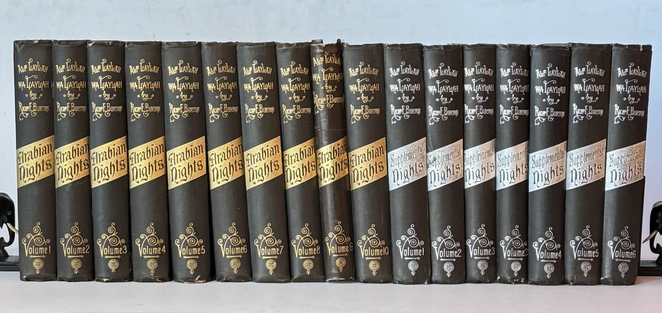 A Plain and Literal Translation of the Arabian Nights' Entertainments, now entitled The Book of The Thousand Nights and a Night. 10 Volumes plus 6 supplemental volumes. - Burton, Richard F (Trans) - Image 2