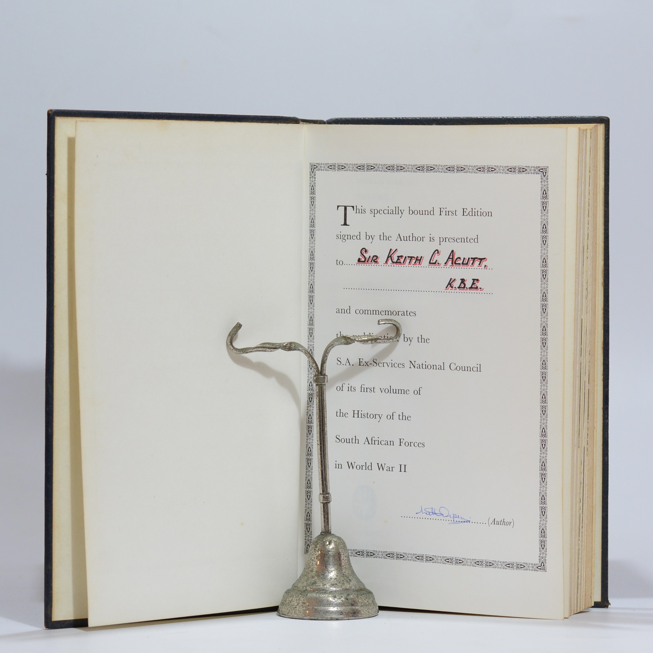 South African Forces World War II. 7 of 9 Volumes. Deluxe signed edition - Orpen, Neil, Ambrose-Brown, James and Martin, H.J. - Image 2
